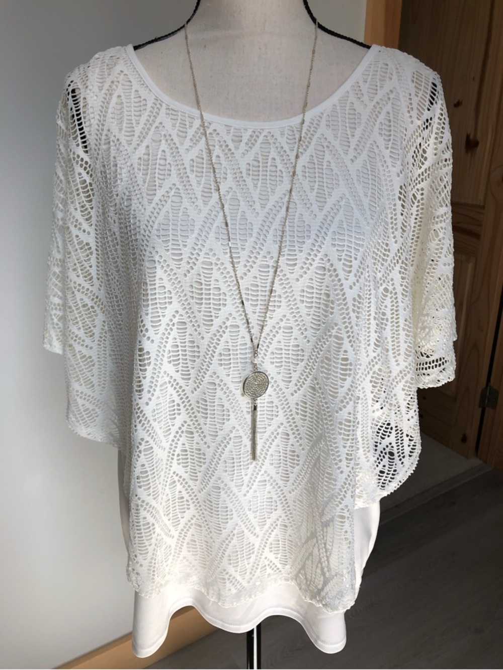 Kim Rogers Boho Open Weave White Poncho Top Size Large
